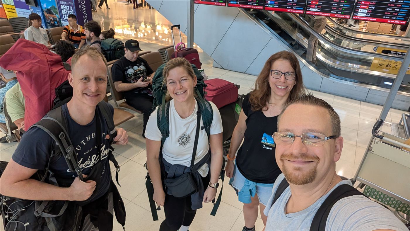 Die Gruppe bei der Ankunft am Suvarnabhumi Airport